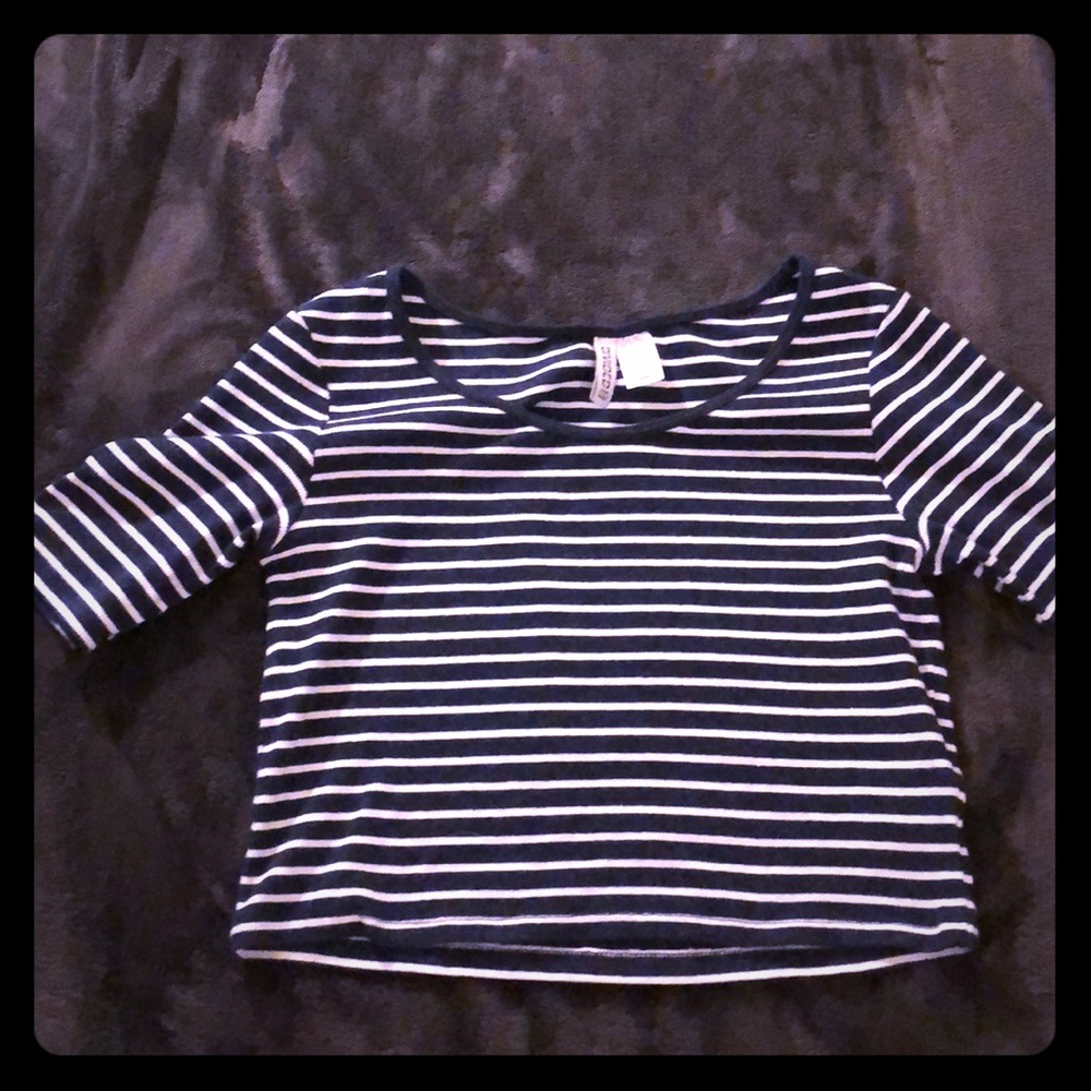 H&M Divided crop top